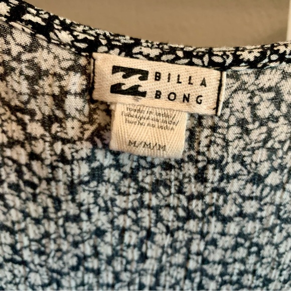 Billabong Black and White Flutter Sleeve Mini Dress - Picture 3 of 8